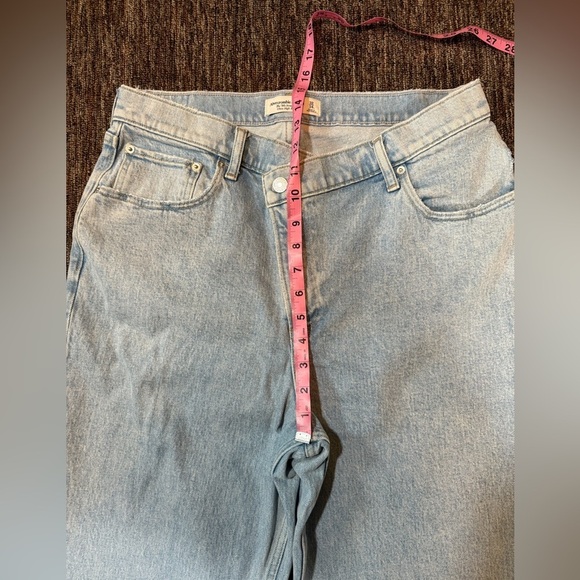 Like New Abercrombie & Fitch 90s straight ultra high rise jeans size 32 long - Picture 12 of 14